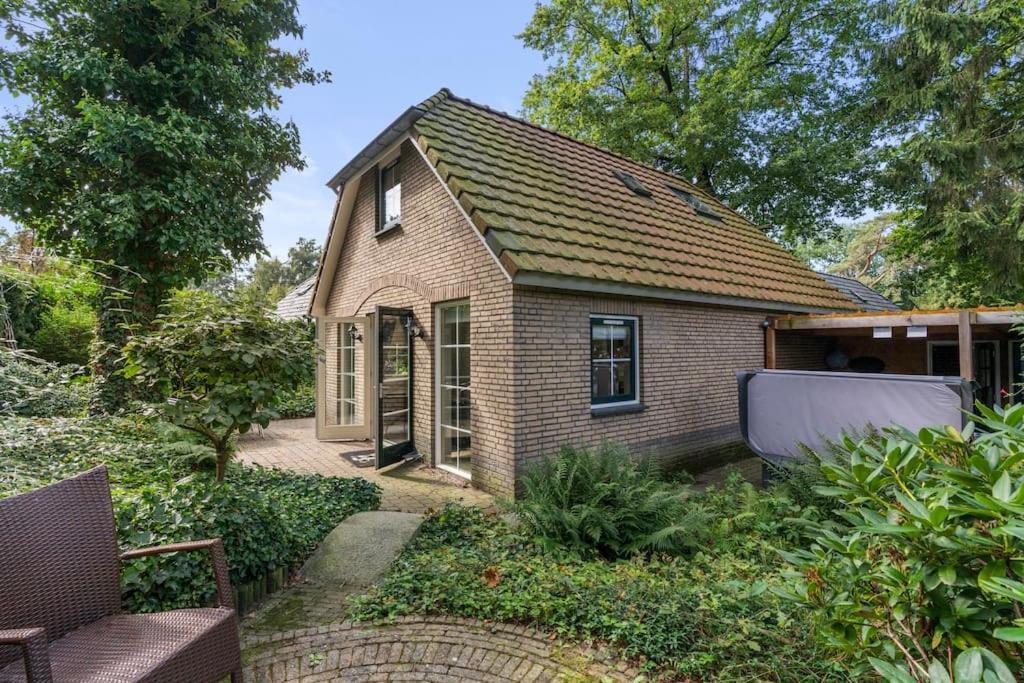 Luxe Vakantiehuis In Het Bos Met Jacuzzi En Sauna Lunteren Kültér fotó