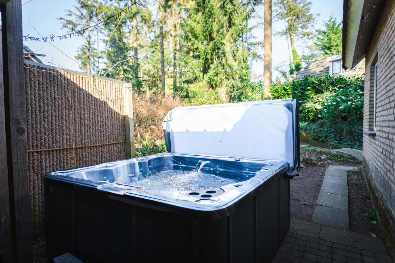 Luxe Vakantiehuis In Het Bos Met Jacuzzi En Sauna Lunteren Kültér fotó